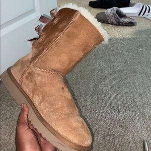 Women’s Ugg’s size 10